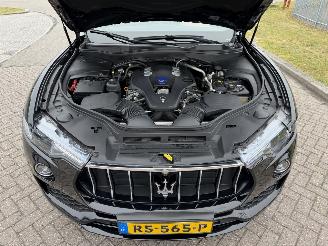 Maserati Levante 3.0 V6 S AWD GranLusso picture 32