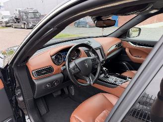 Maserati Levante 3.0 V6 S AWD GranLusso picture 17