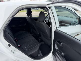 Kia Picanto 1.2 CVVT 63kw AIRCO picture 14