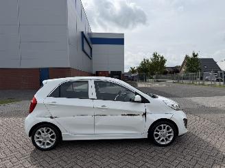 Kia Picanto 1.2 CVVT 63kw AIRCO picture 5