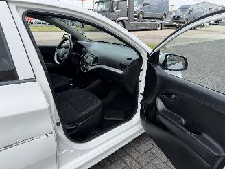 Kia Picanto 1.2 CVVT 63kw AIRCO picture 15