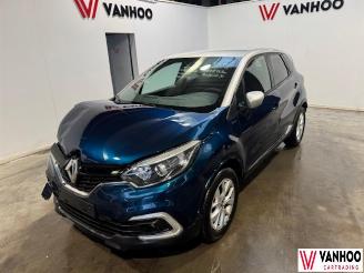 damaged passenger cars Renault Captur  2019/1